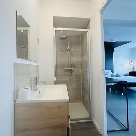 3 Avec Jacuzzi A Apartamento *