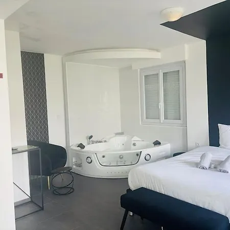 3 Avec Jacuzzi A Apartamento Quéven